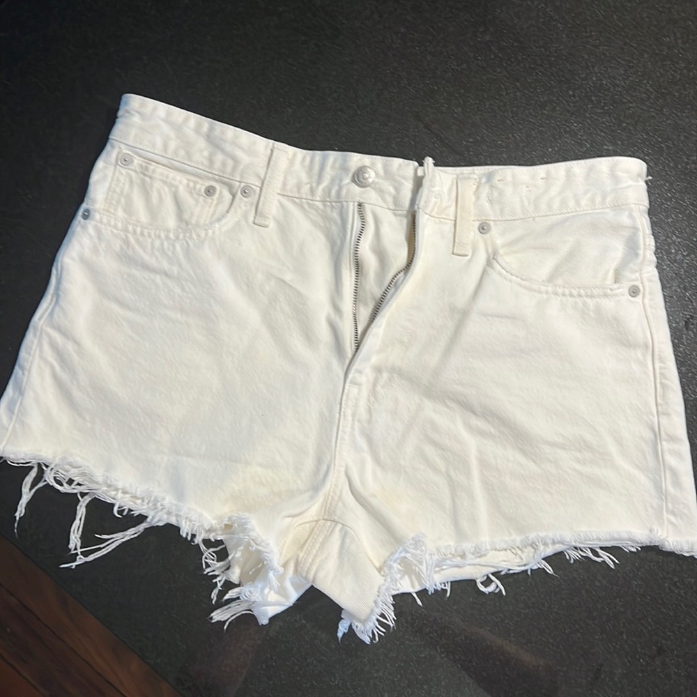 Madewell white relaxed cut-off denim shorts -size 29